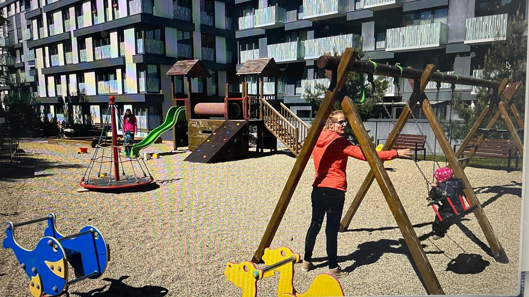 Residence Garden Tower - Parking Прага Экстерьер фото