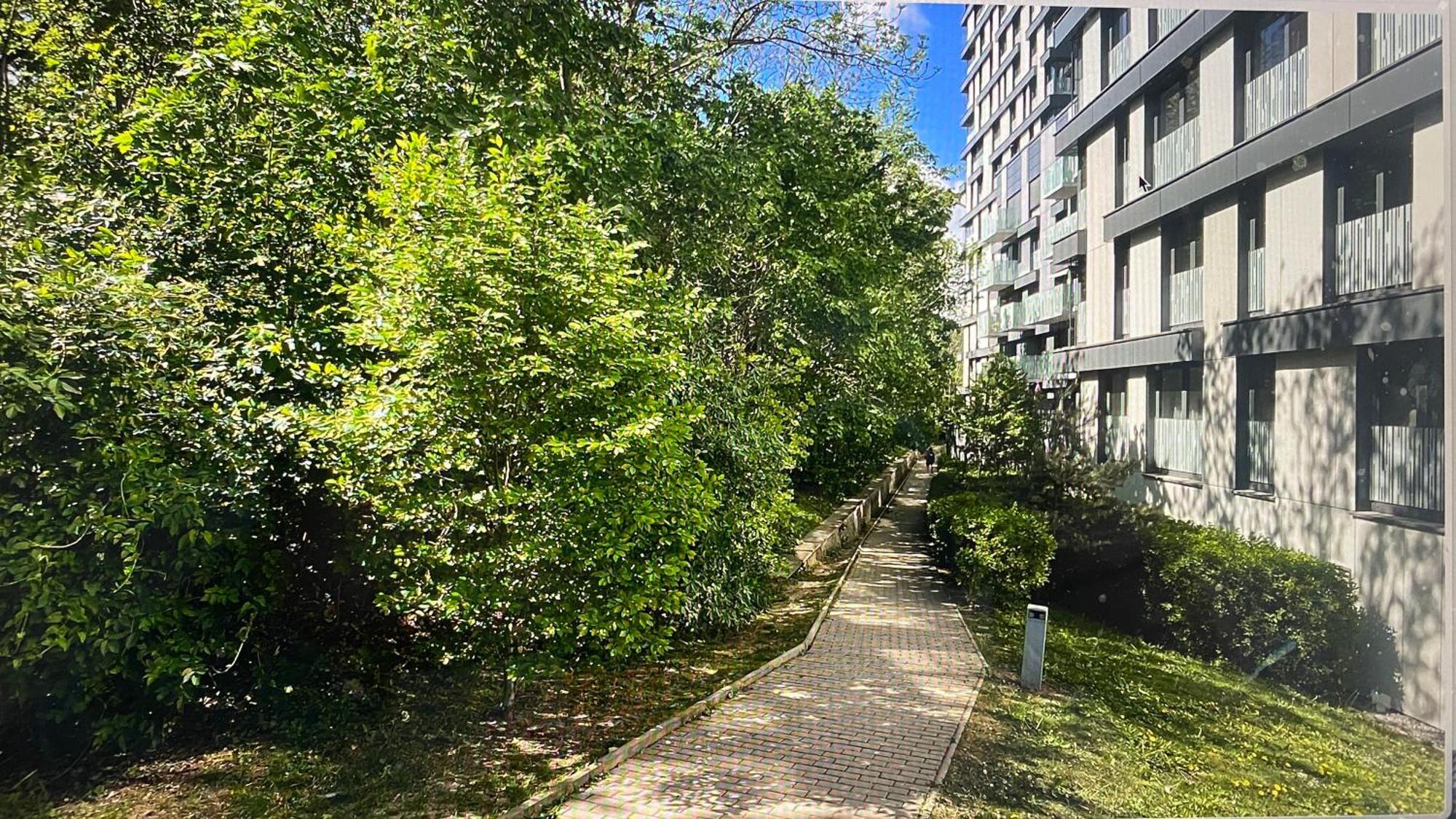 Residence Garden Tower - Parking Прага Экстерьер фото
